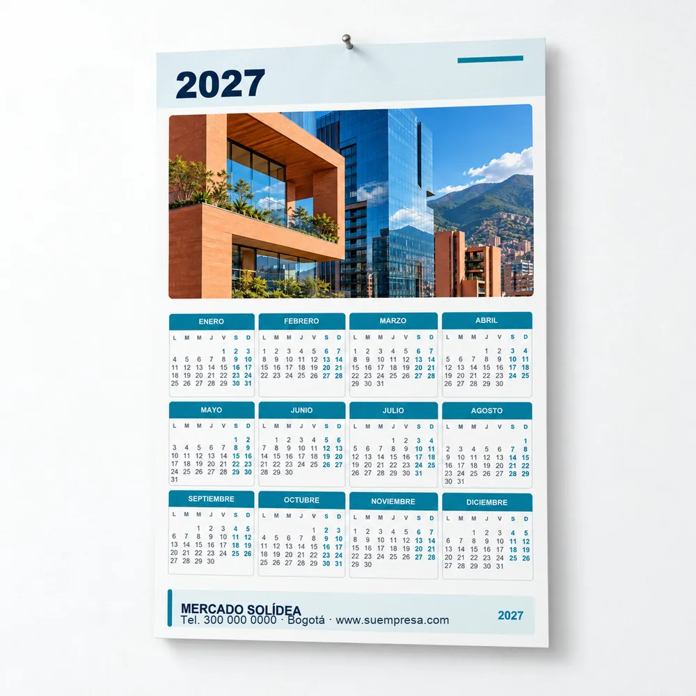 Calendario de pared con su diseño